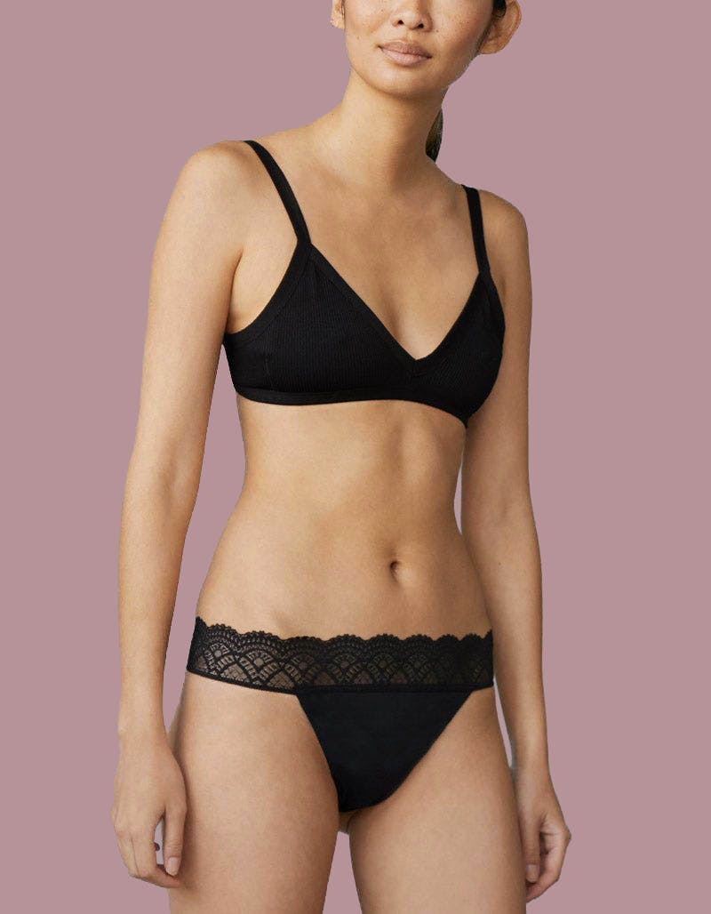 The perfect style for light bladder leaks, featuring lace details around the waistband.