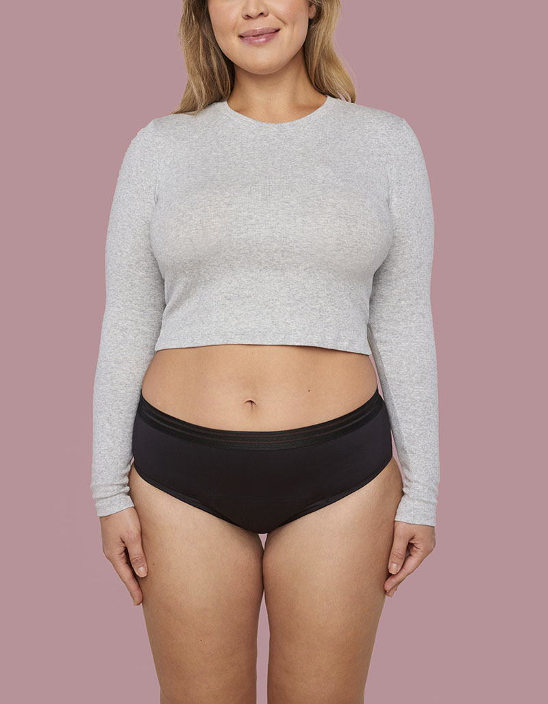 A full-coverage style that comfortably sits below the belly button.